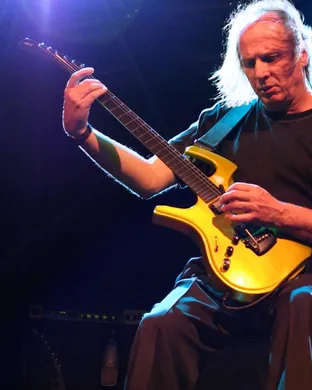 Adrian Belew