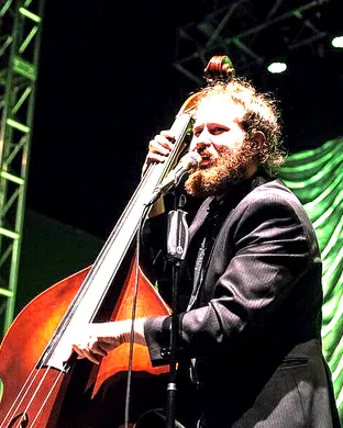 Casey Abrams: Mic Swap