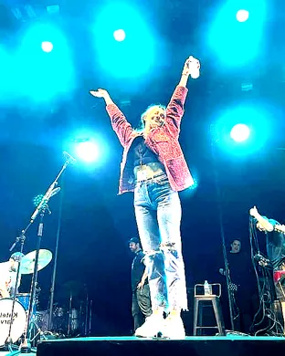 Katelyn Tarver Los Angeles